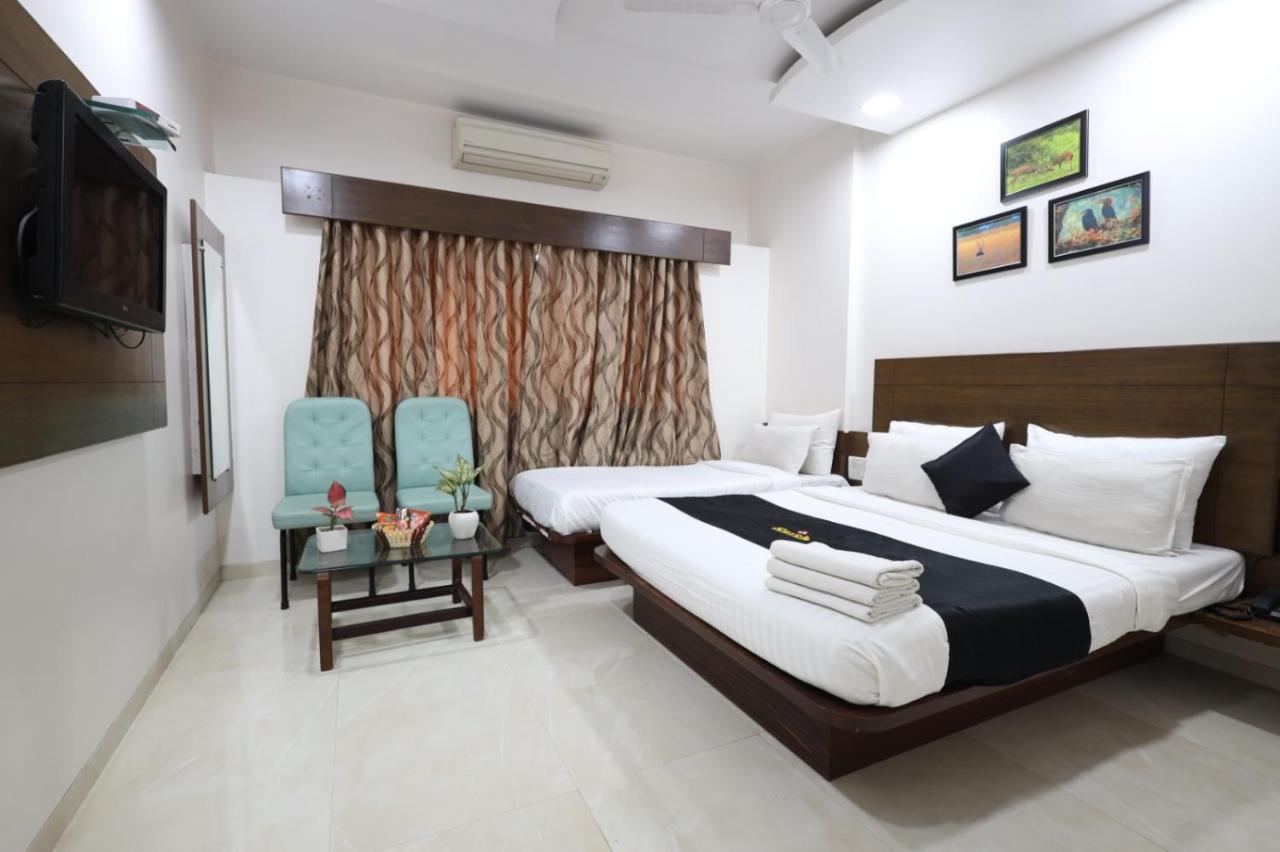 Saish Hotel Shirdi Exterior foto